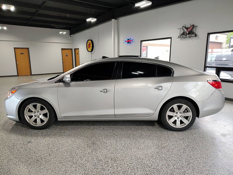 Used 2010 Buick LaCrosse CXL FWD image 2