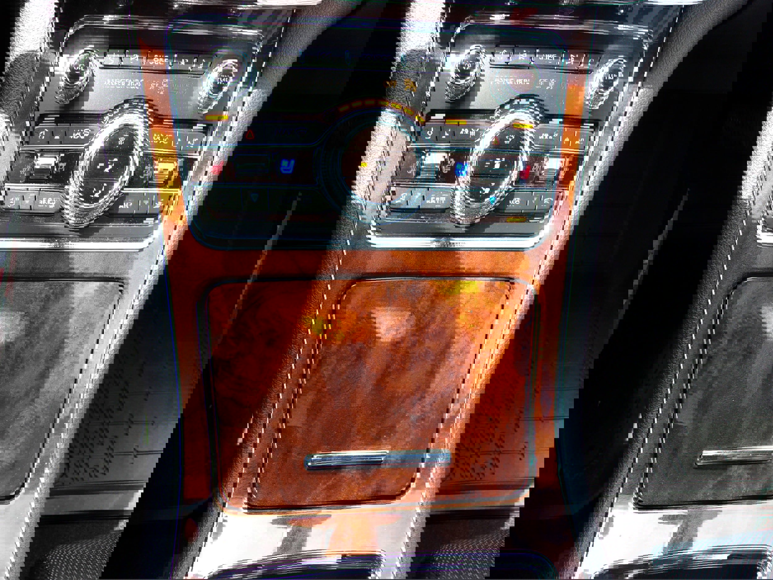 Used 2020 Lincoln Continental Reserve w/ Luxury Package image 17