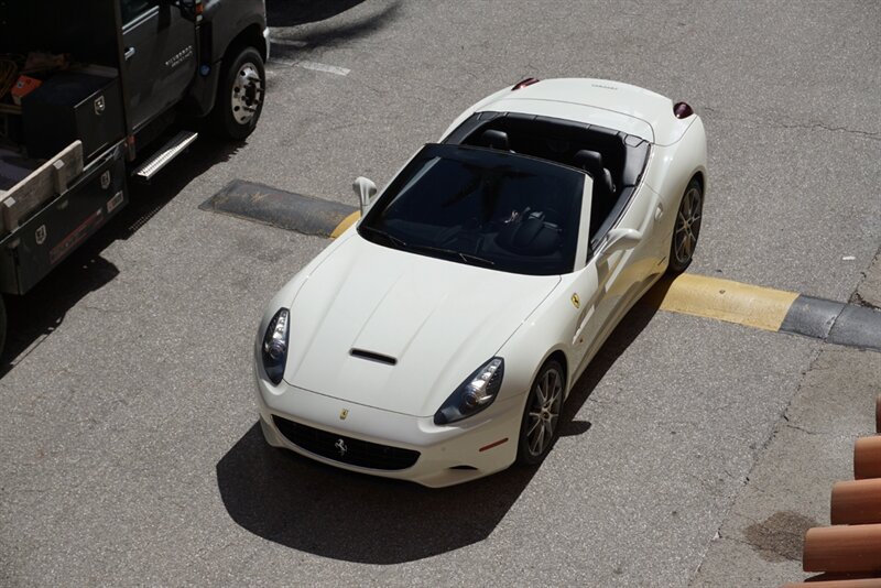 Used 2014 Ferrari California RWD image 59