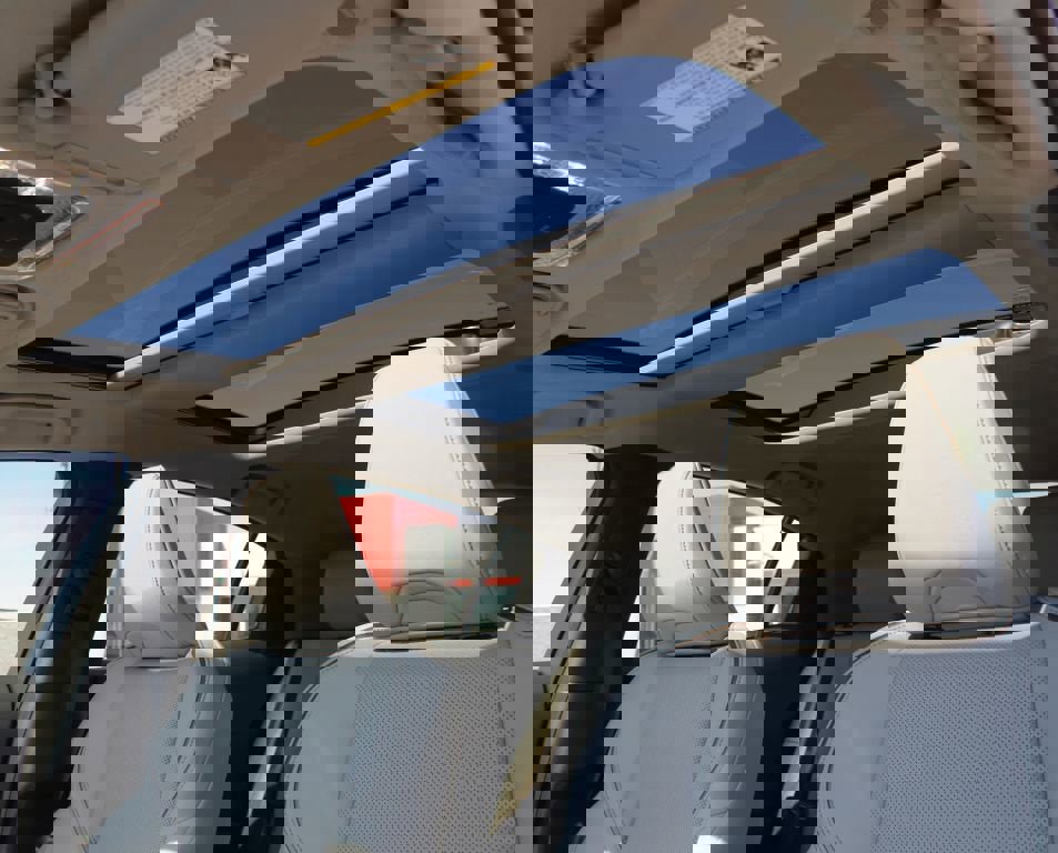 Used 2024 Toyota Prius Limited w/ Limited Premium Package FWD image 6