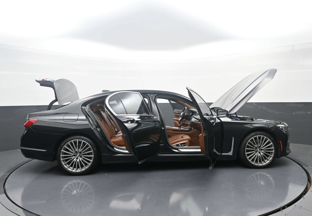 Used 2022 BMW 750i xDrive w/ Autobahn Package AWD/4WD image 45
