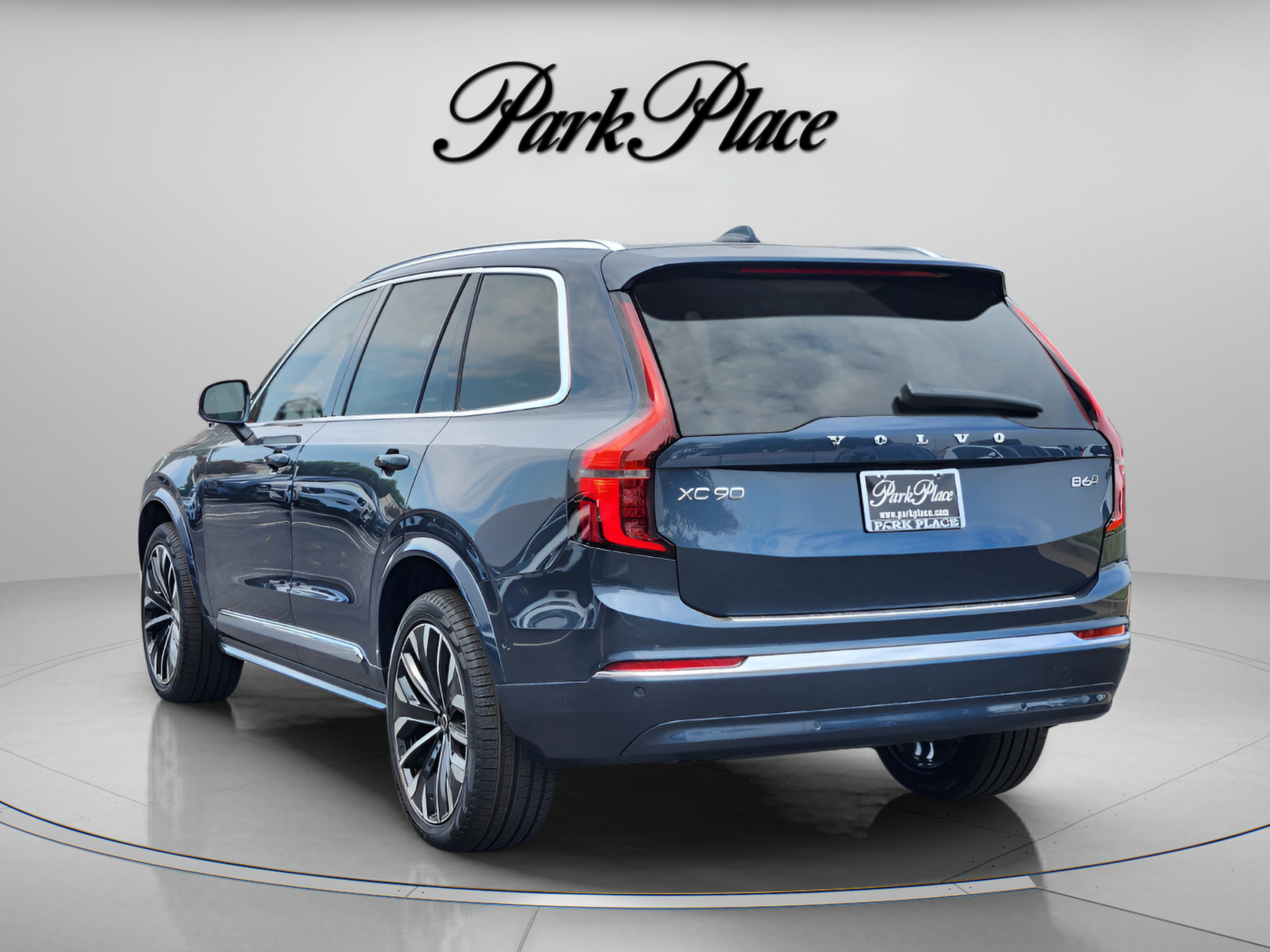 Used 2026 Volvo XC90 B6 Plus w/ Protection Package Premier AWD/4WD image 3