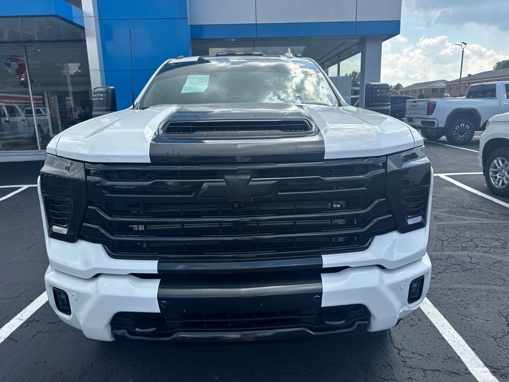 Used 2025 Chevrolet Silverado 2500 High Country w/ High Country Premium Package AWD/4WD image 7