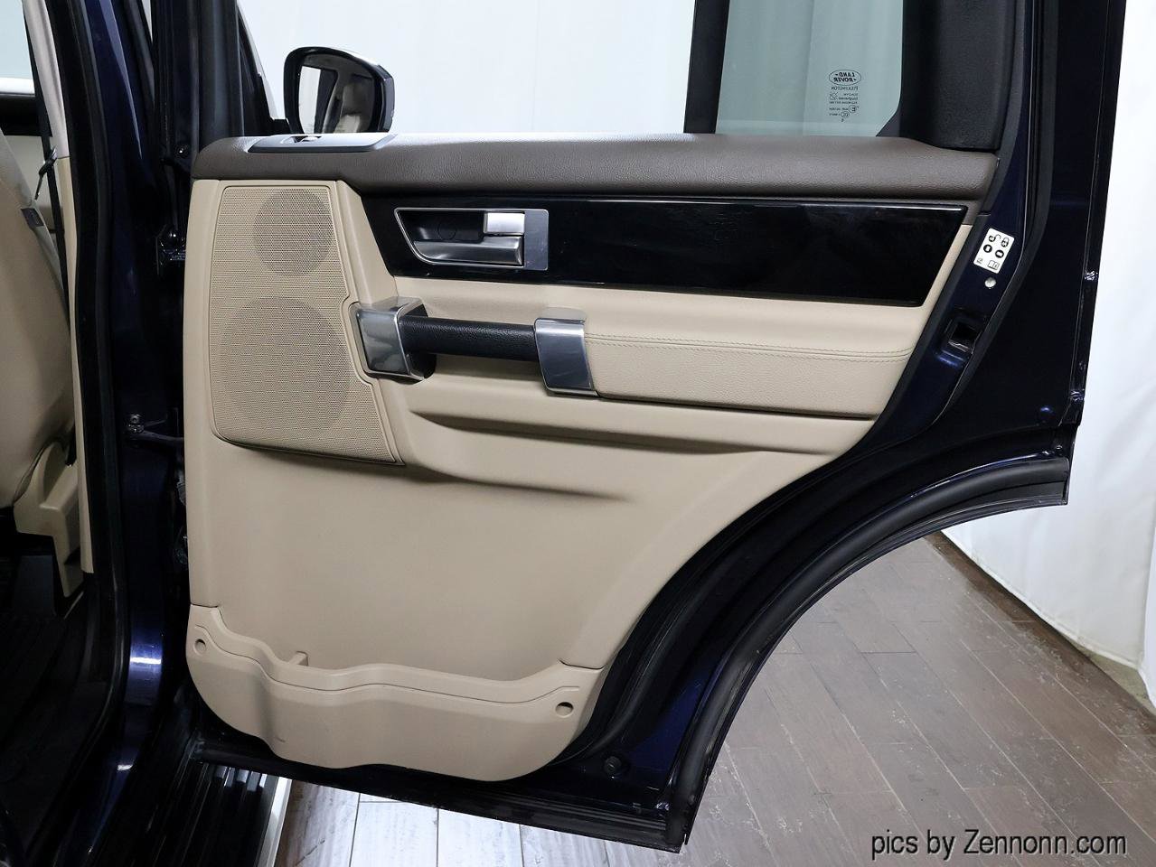 Used 2016 Land Rover LR4 HSE AWD/4WD image 36