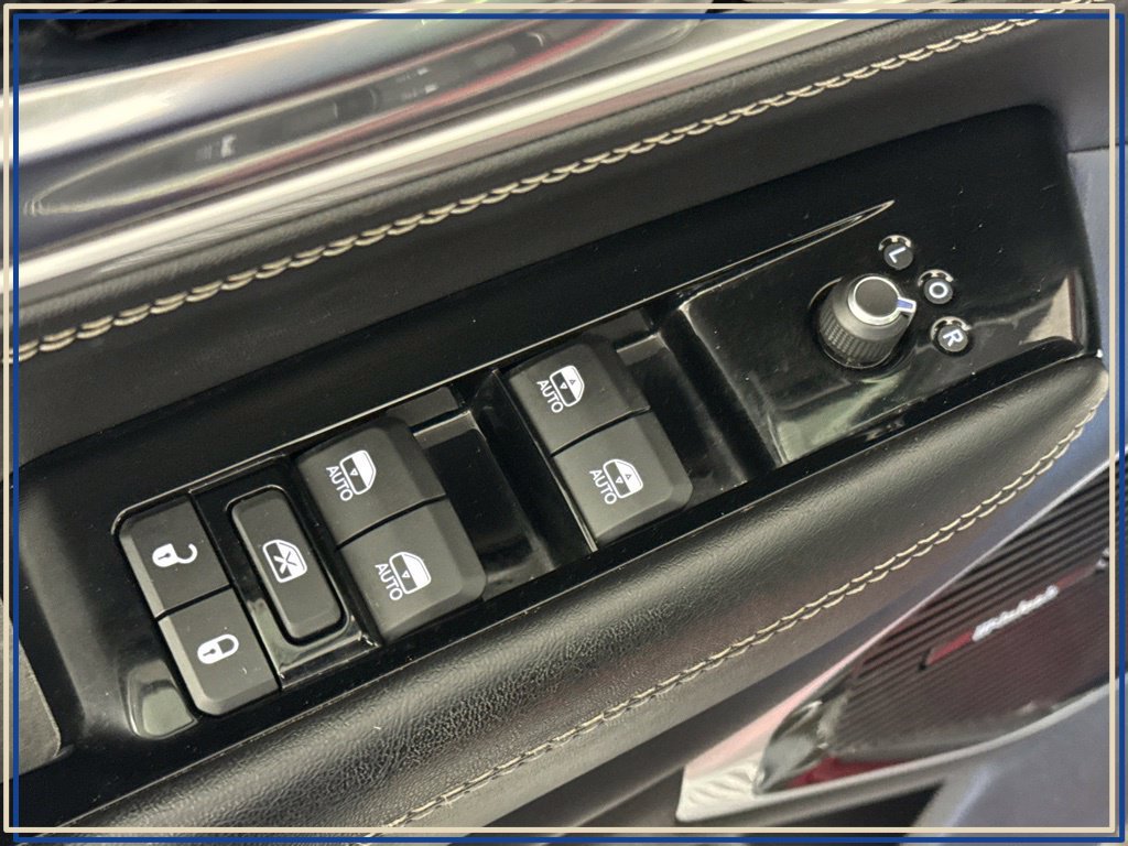 Used 2022 Jeep Wagoneer Series III w/ Premium Group I AWD/4WD image 32