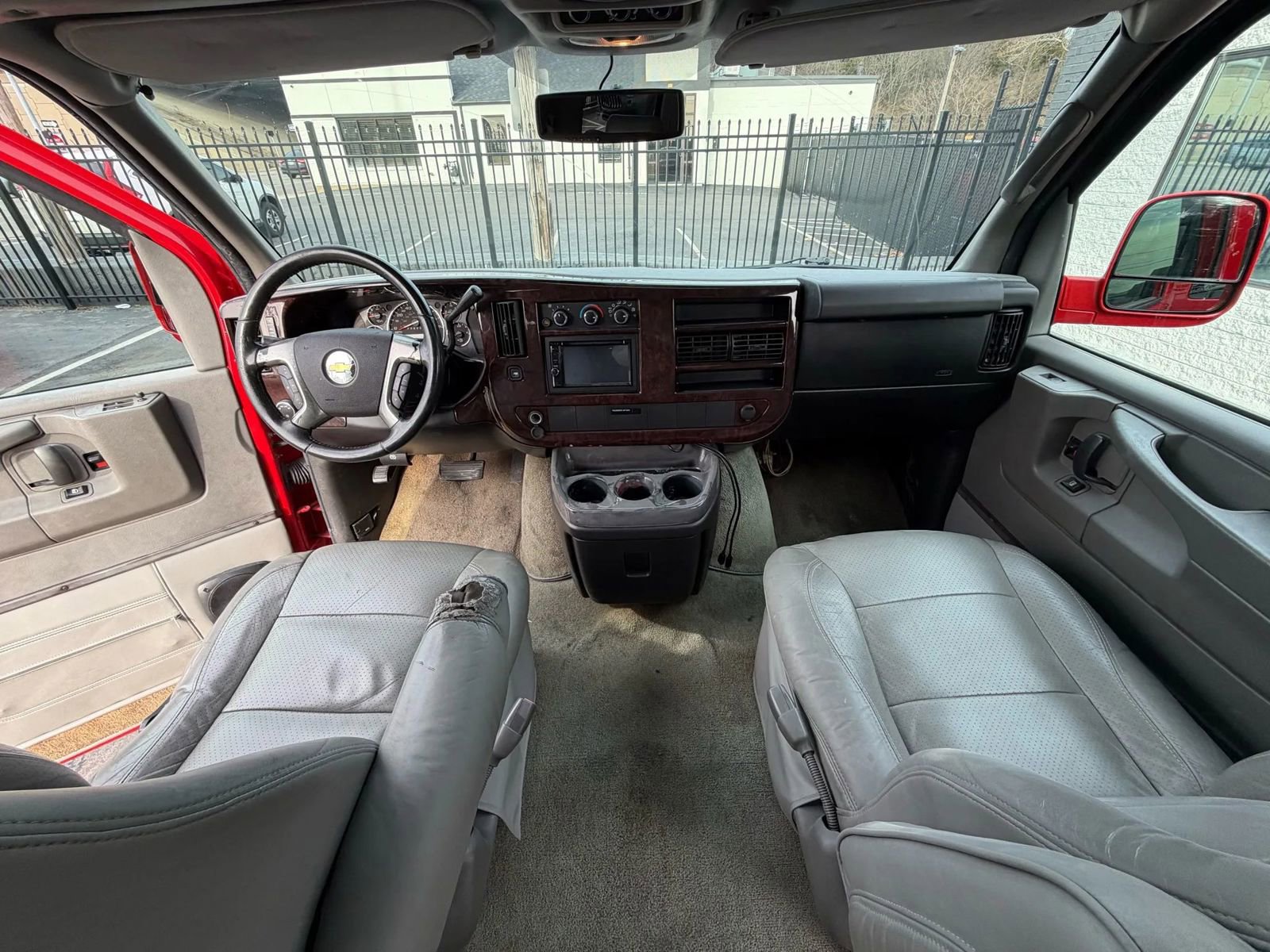 Used 2010 Chevrolet Express 1500 w/ Power Package image 31