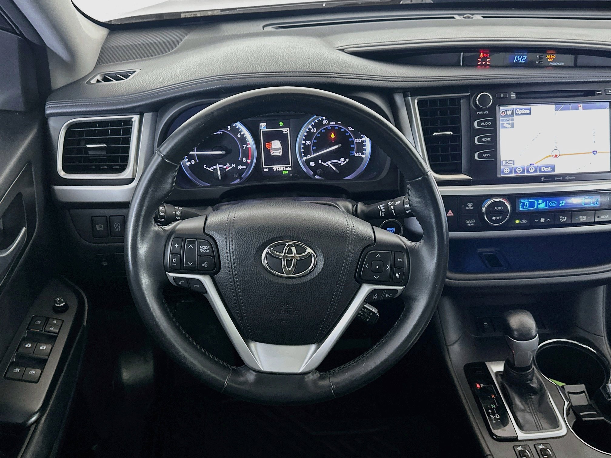 Used 2018 Toyota Highlander SE FWD image 18