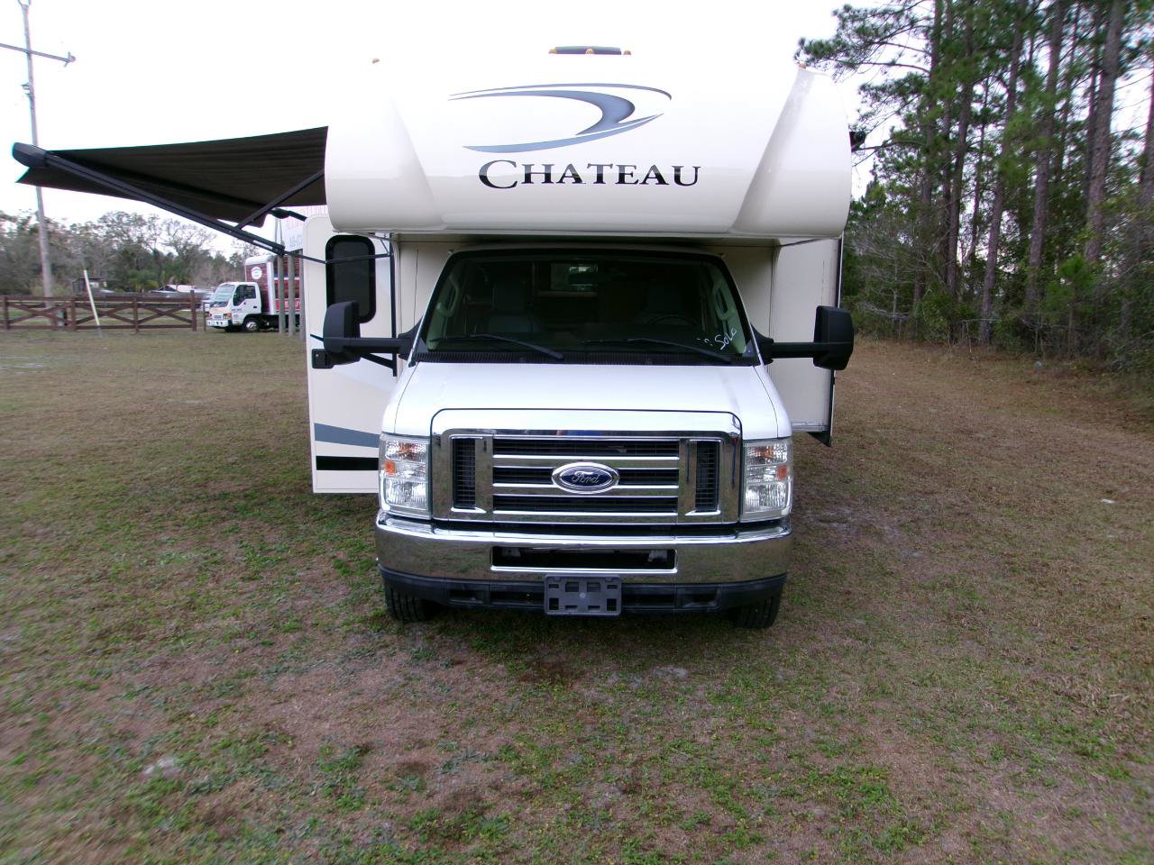 Used 2014 Ford E-450 and Econoline 450 Super Duty w/ Motorhome Prep Package RWD image 3