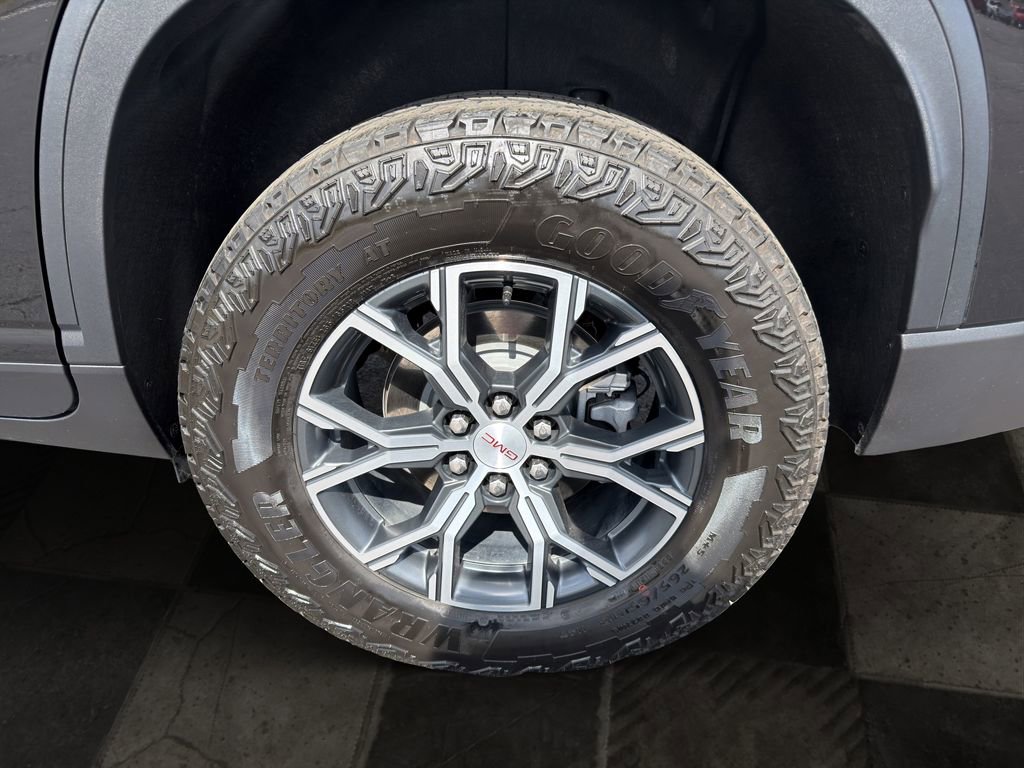 Certified 2025 GMC Acadia AT4 AWD/4WD image 10