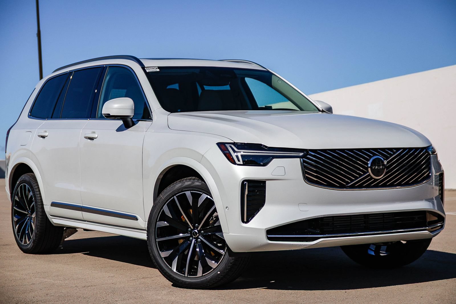 New 2026 Volvo XC90 T8 Ultra w/ Protection Package Premier