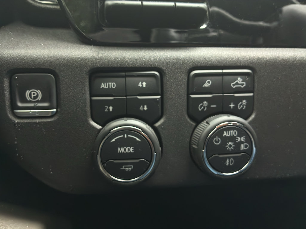 Used 2024 Chevrolet Silverado 1500 ZR2 w/ Technology Package AWD/4WD image 29
