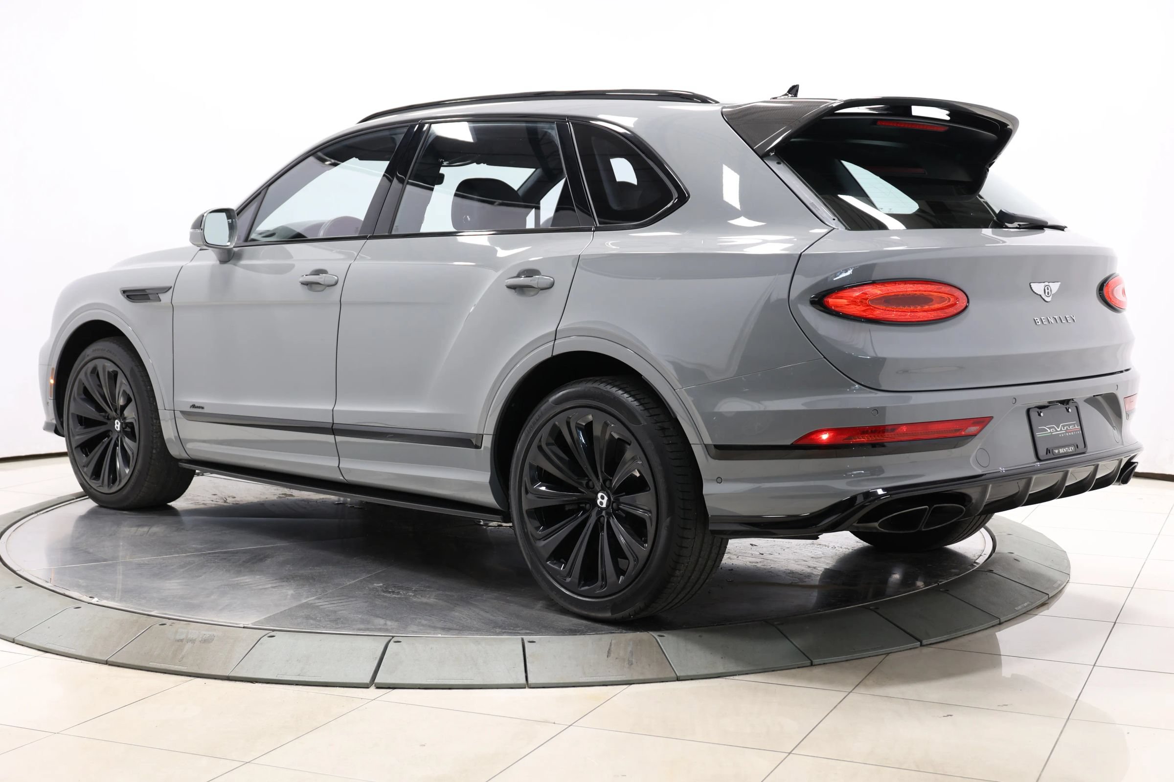 Used 2023 Bentley Bentayga AWD/4WD image 70