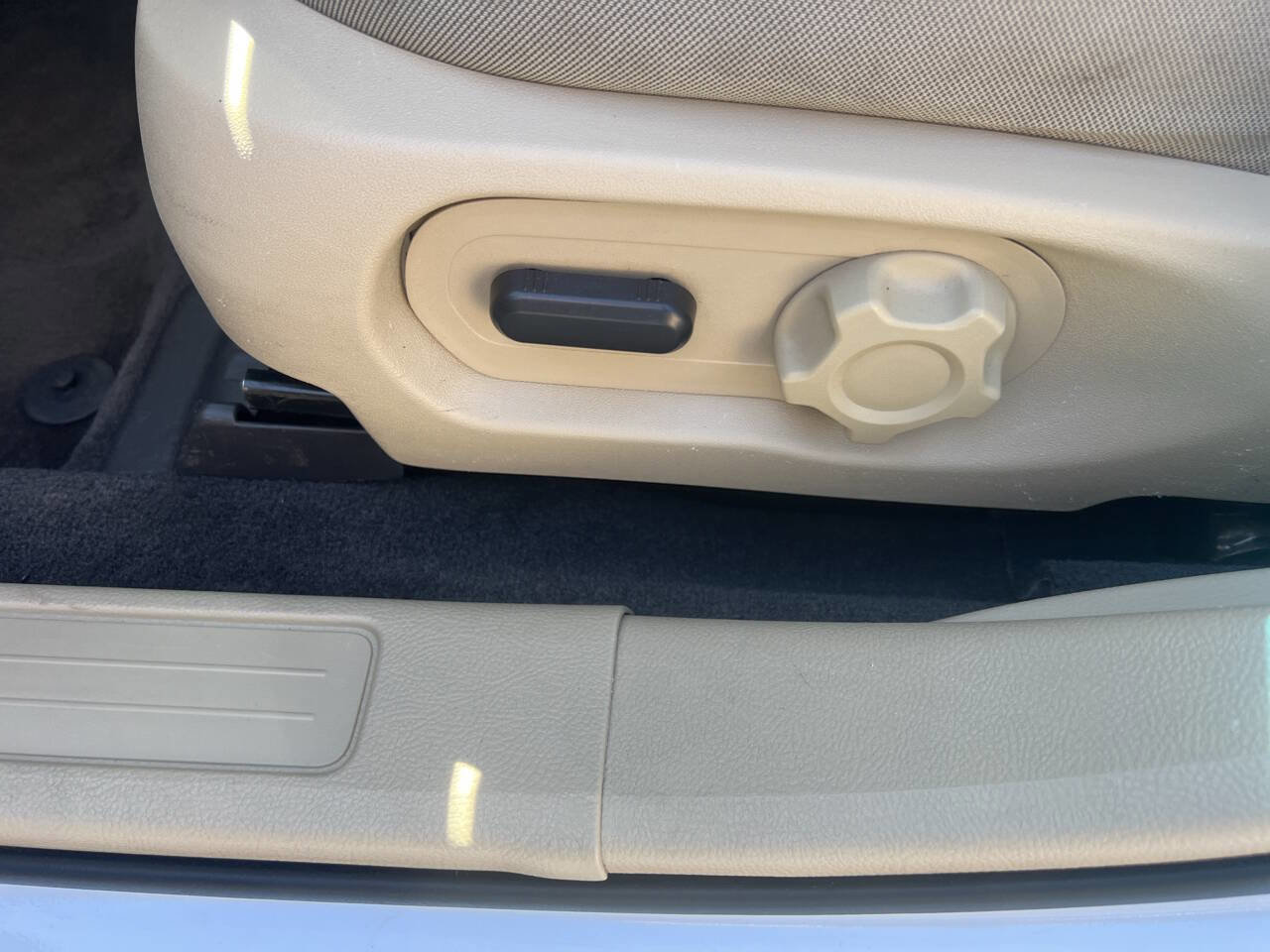 Used 2017 Ford Taurus SEL image 27