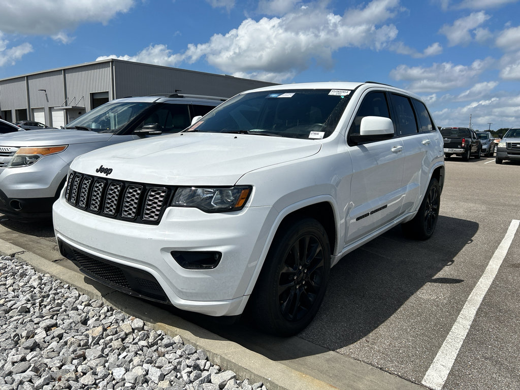 Used 2021 Jeep Grand Cherokee Laredo X AWD/4WD image 1
