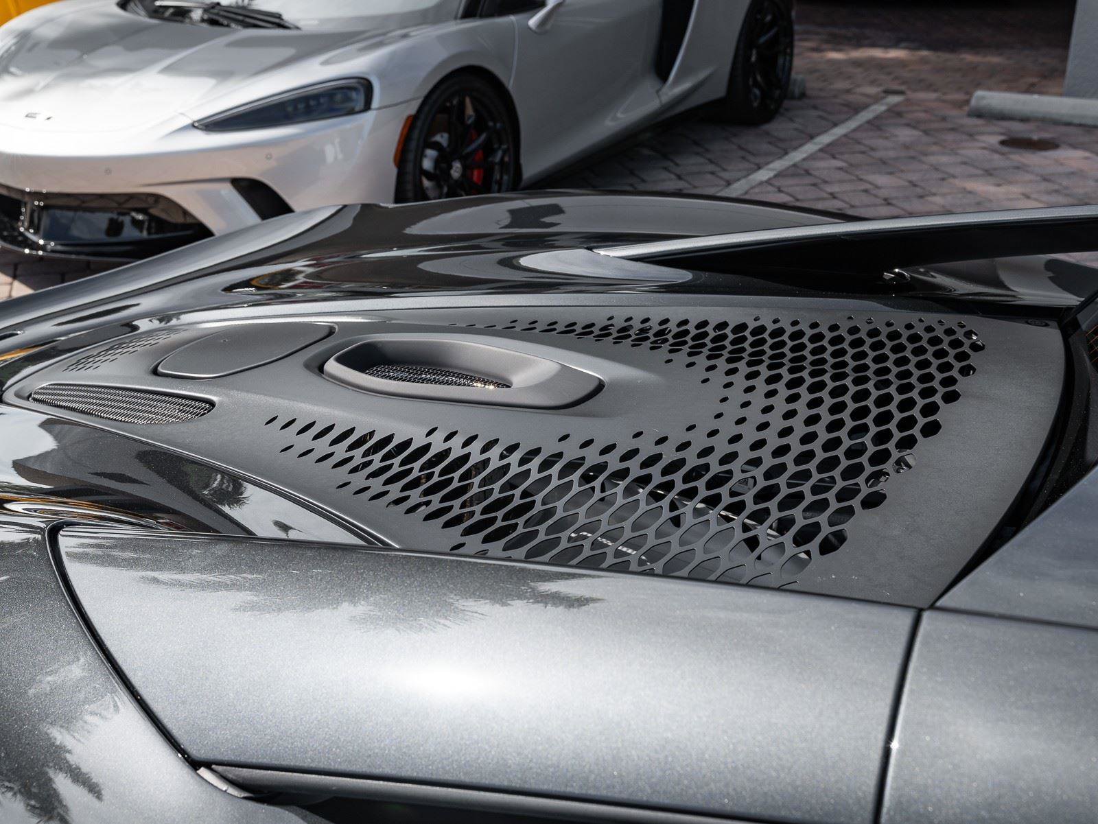 Used 2025 McLaren Artura image 33