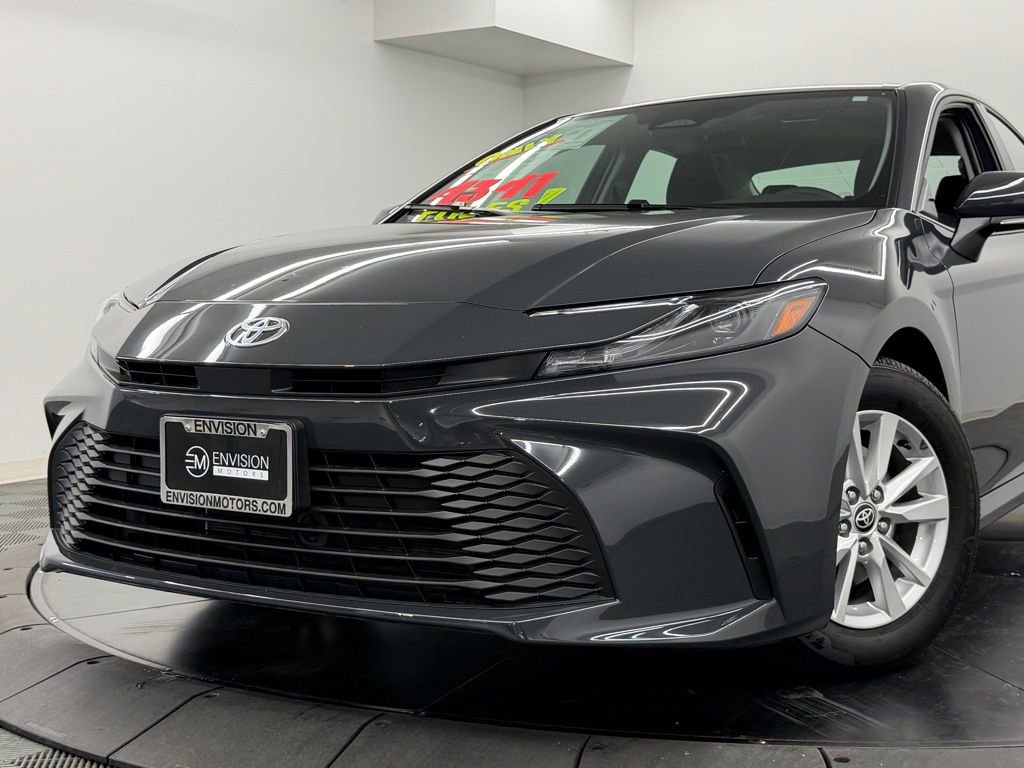 Used 2026 Toyota Camry LE video 3