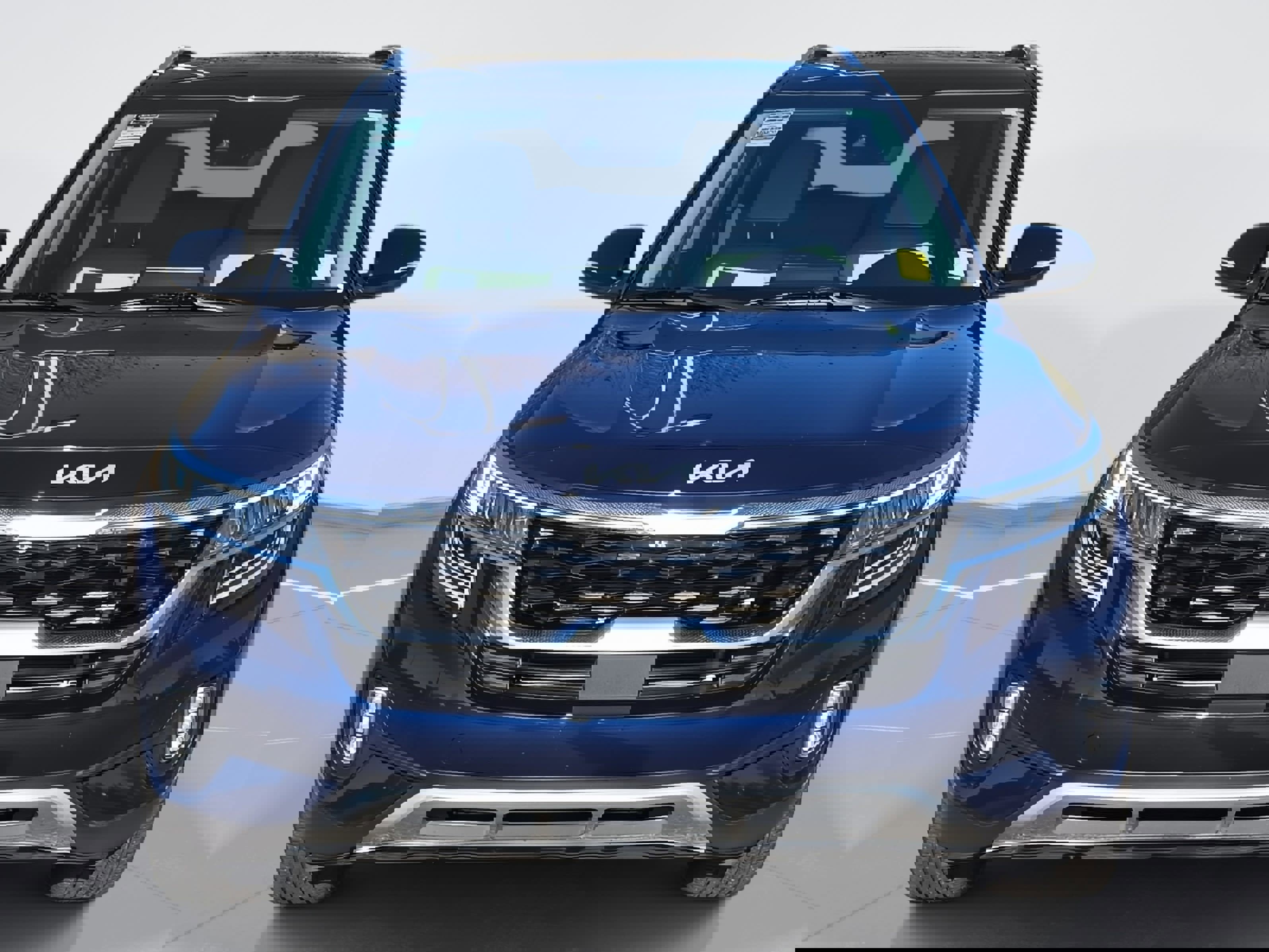 Used 2023 Kia Seltos SX image 2