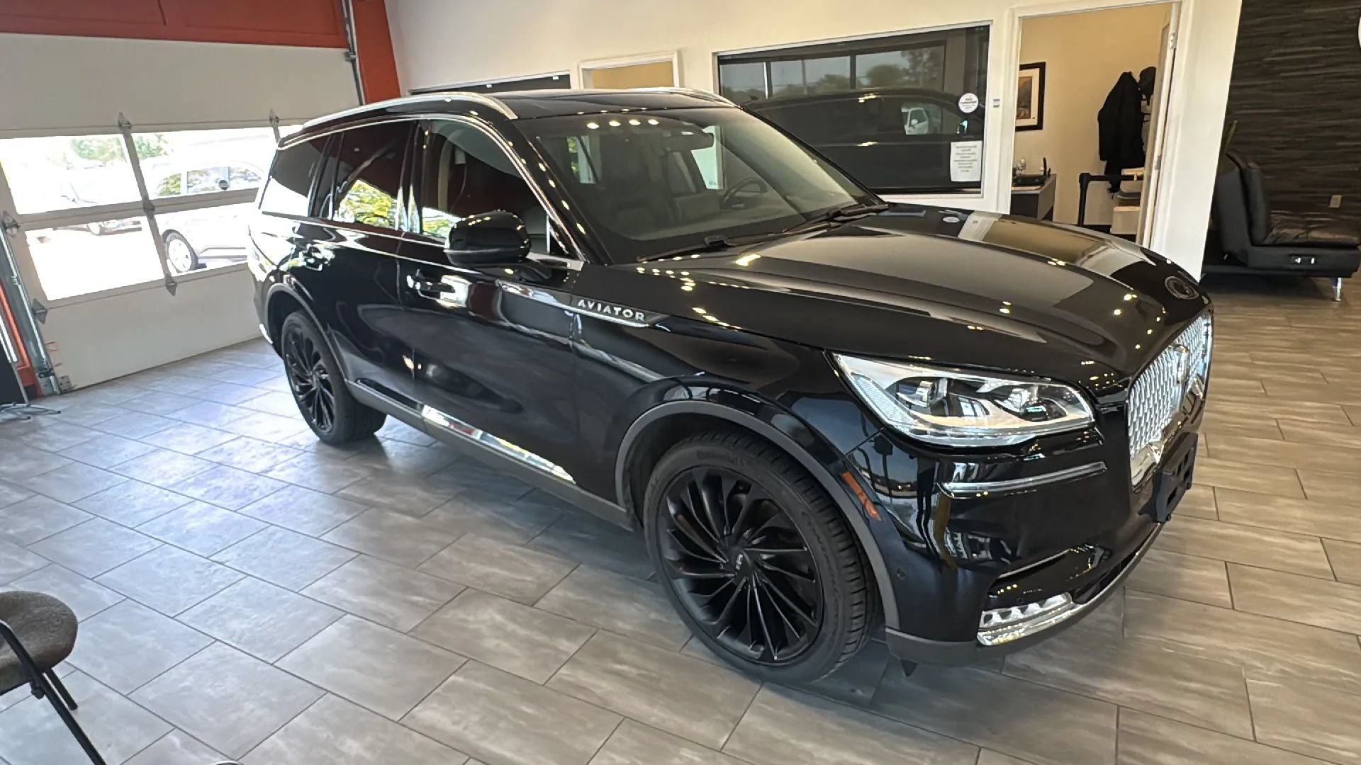 Used 2020 Lincoln Aviator Reserve w/ Equipment Group 202A AWD/4WD image 9