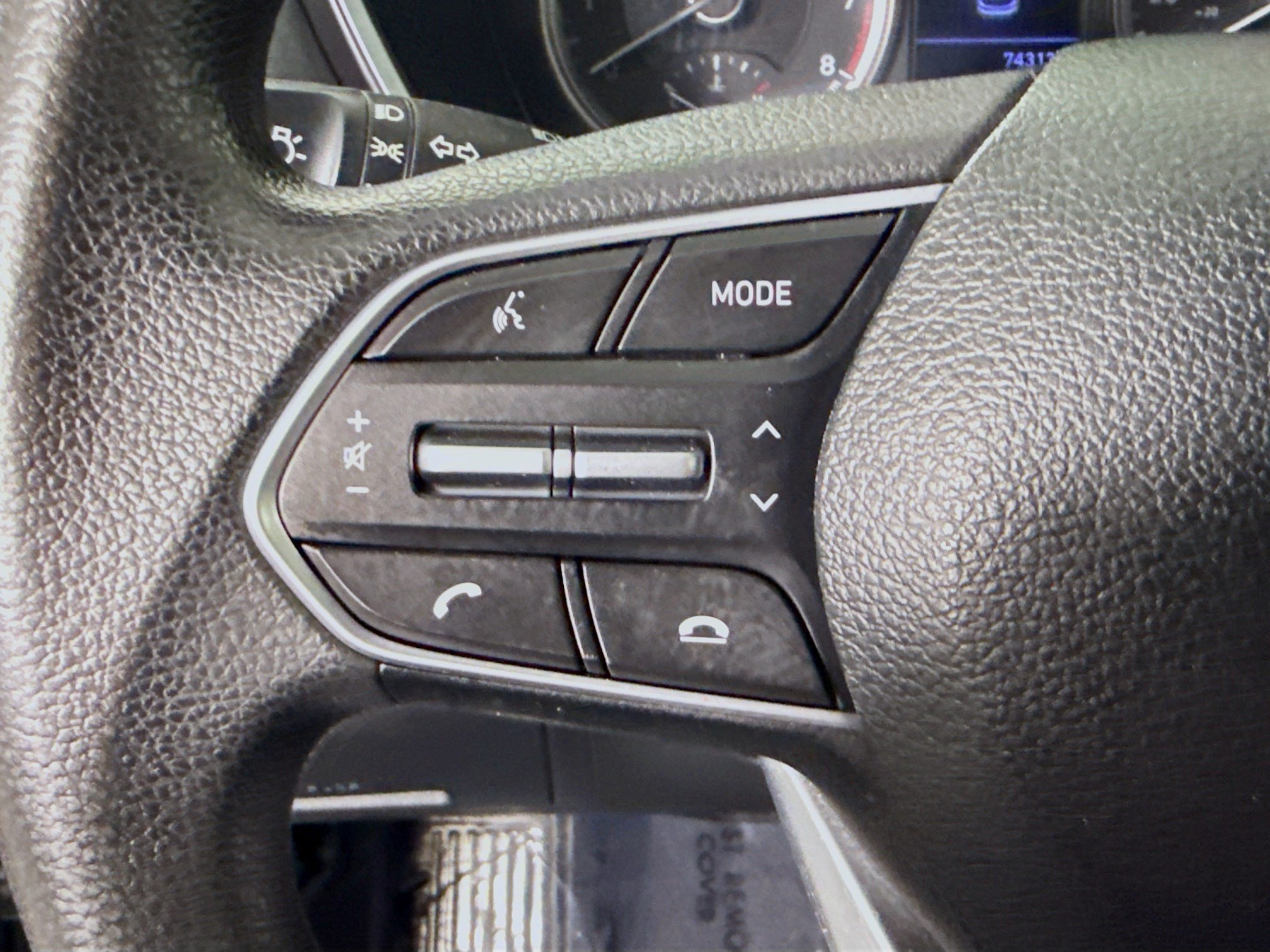 Used 2020 Hyundai Santa Fe SE FWD image 14