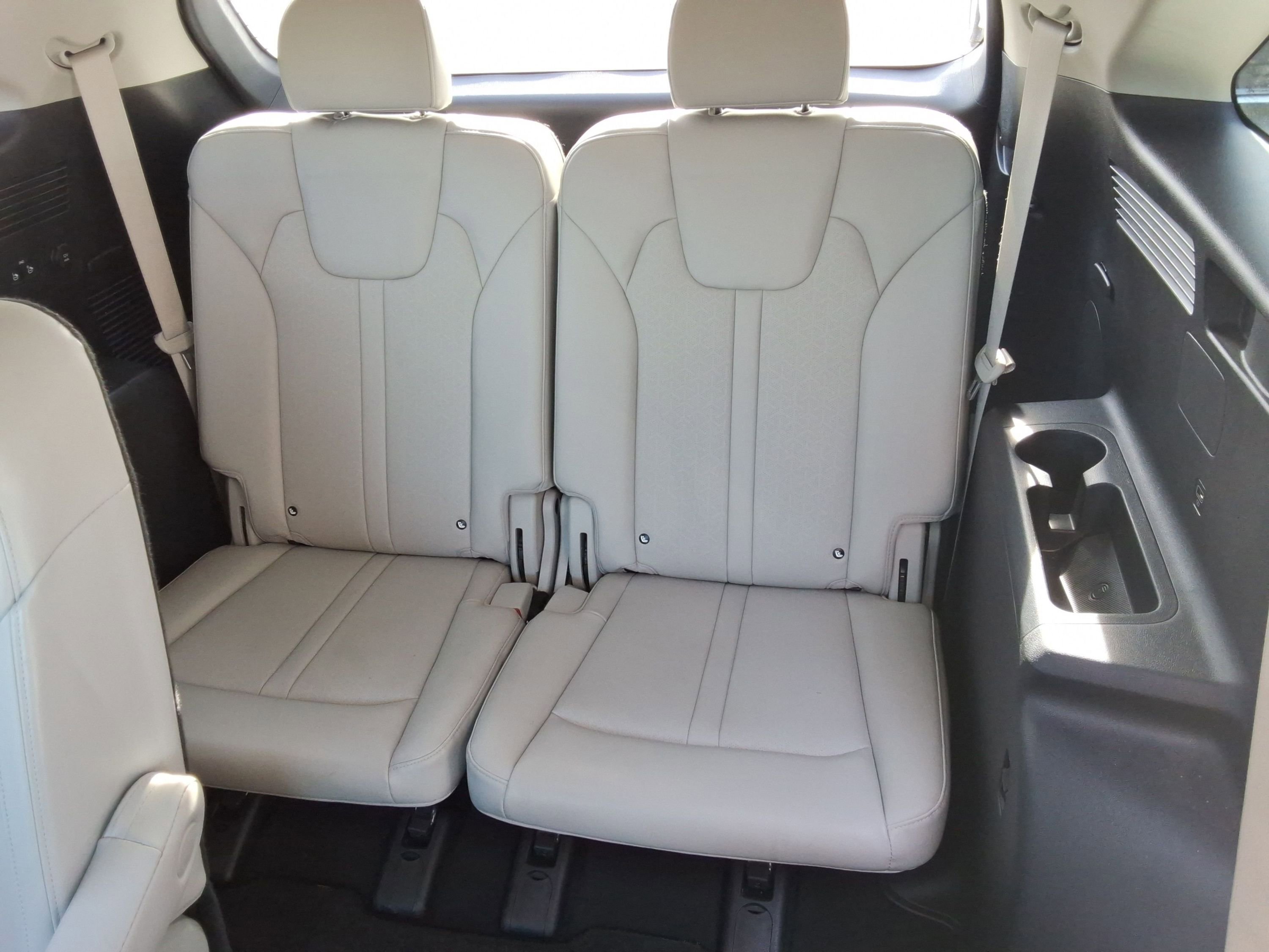 Used 2023 Kia Sorento EX image 29