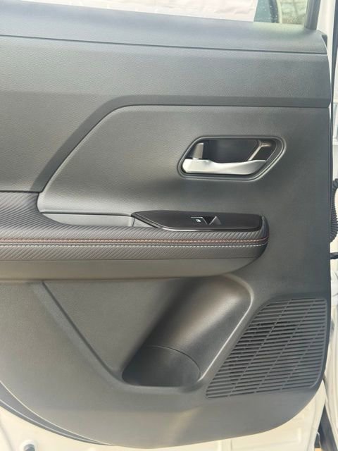 New 2025 Nissan Kicks SR w/ SR Premium Package image 23
