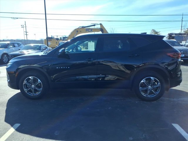 Used 2023 Chevrolet Blazer LT w/ Driver Confidence Package image 4