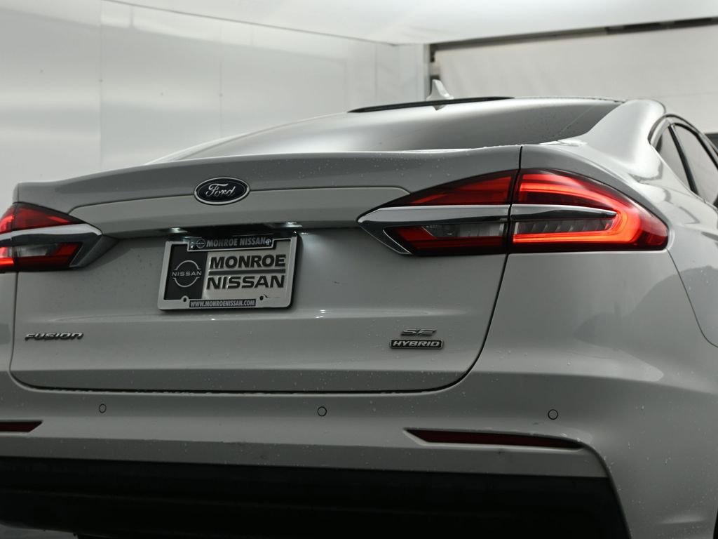 Used 2020 Ford Fusion SE image 10
