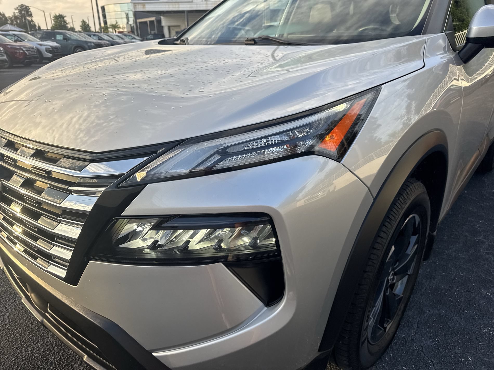 Used 2024 Nissan Rogue SV w/ SV Premium Package FWD image 10