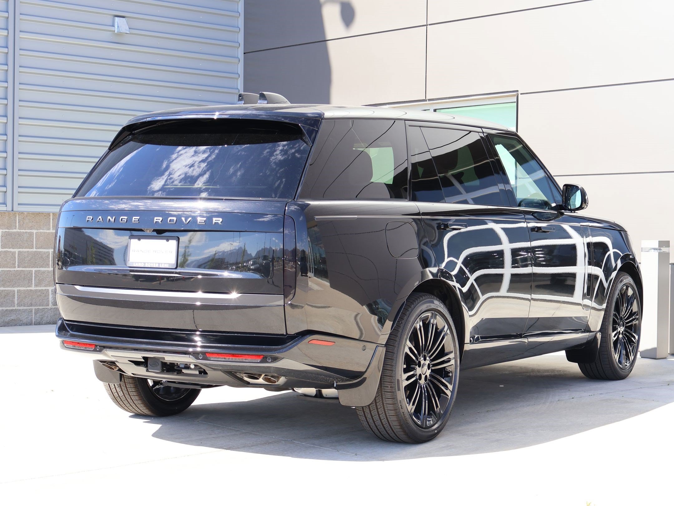 New 2026 Land Rover Range Rover Long Wheelbase SE AWD/4WD image 5