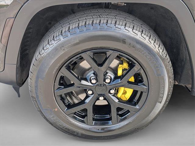 Used 2024 Jeep Grand Cherokee Altitude AWD/4WD image 28