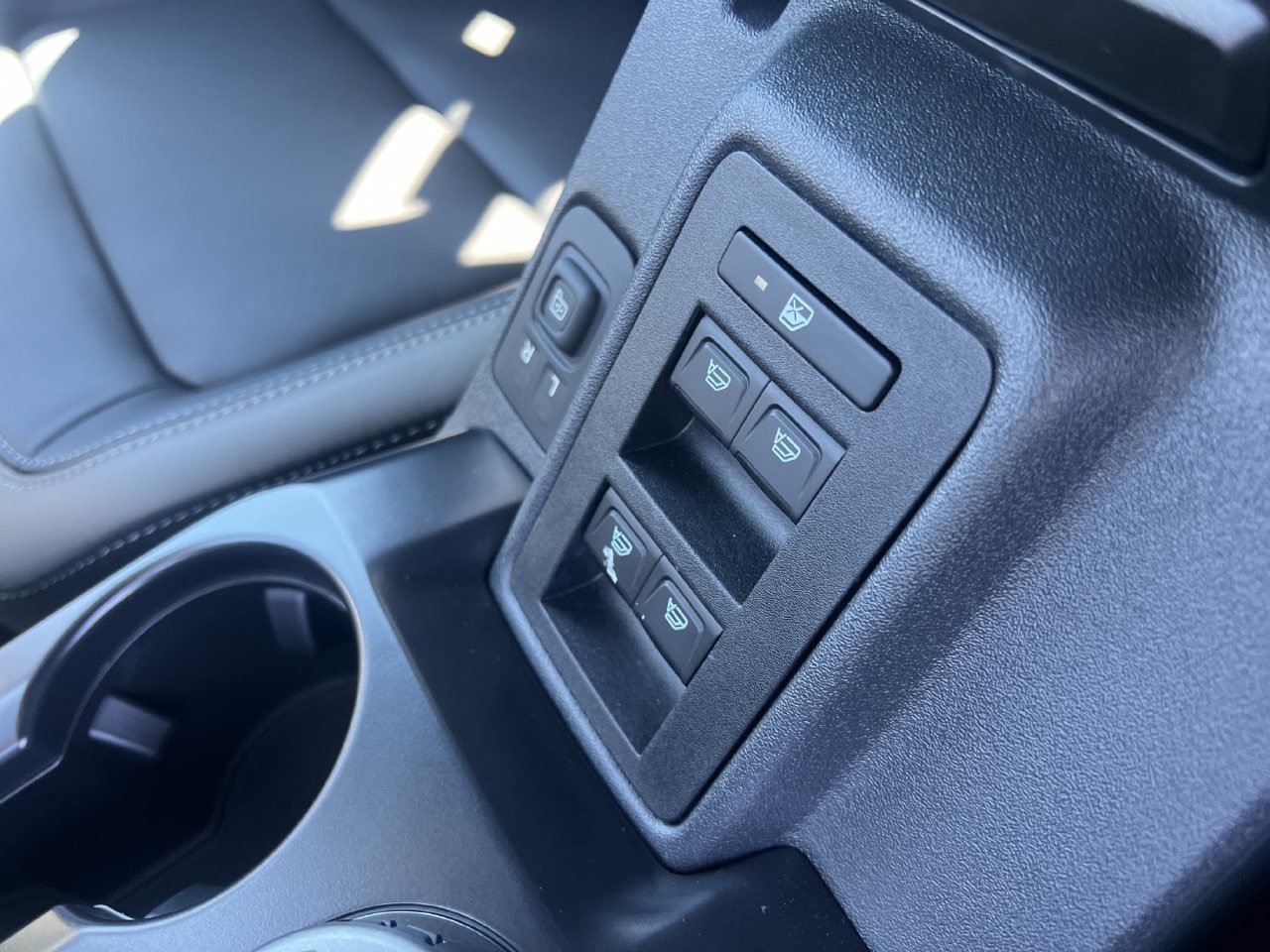 New 2026 Ford Bronco Outer Banks AWD/4WD image 2