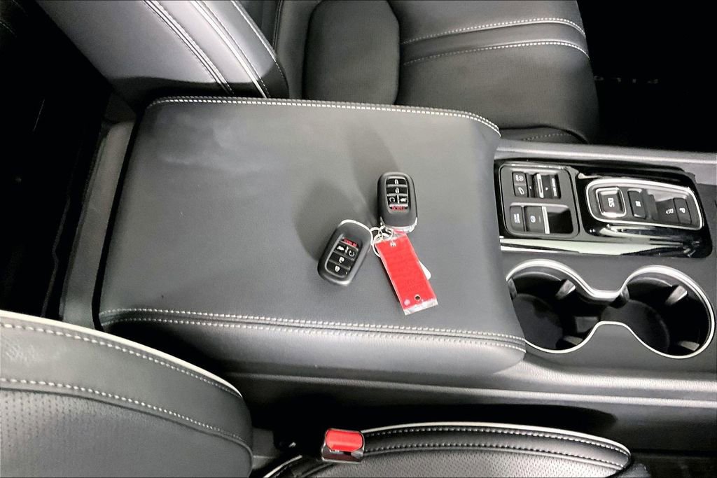 Used 2025 Honda Pilot Elite image 34