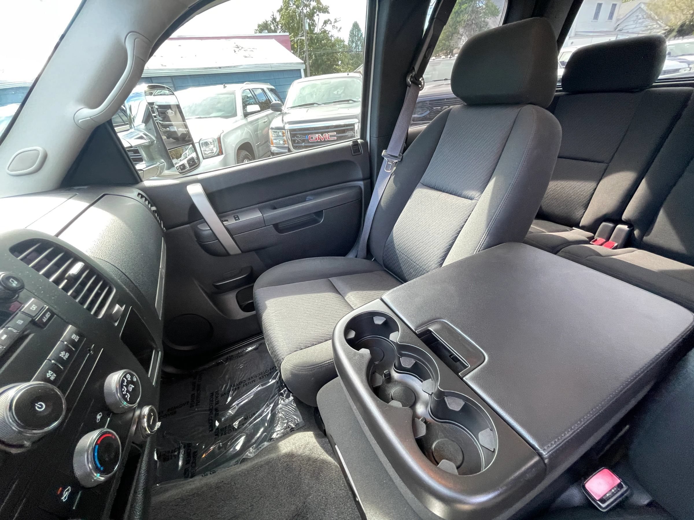 Used 2010 Chevrolet Silverado 2500 LT w/ Interior Plus Package AWD/4WD image 17