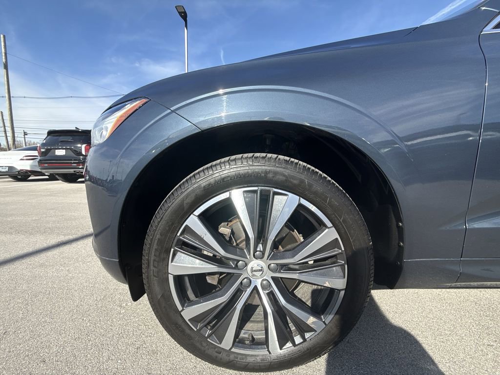 Used 2022 Volvo XC60 B5 Momentum w/ Climate Package AWD/4WD image 10