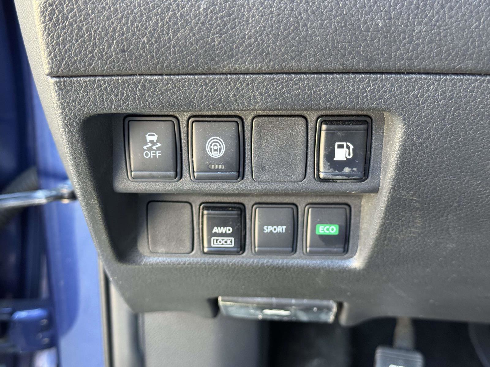 Used 2019 Nissan Rogue S image 17