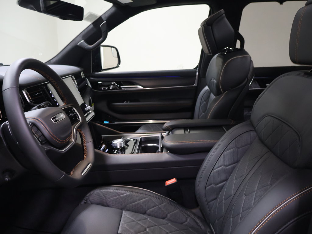 New 2026 Jeep Grand Wagoneer Summit AWD/4WD image 9