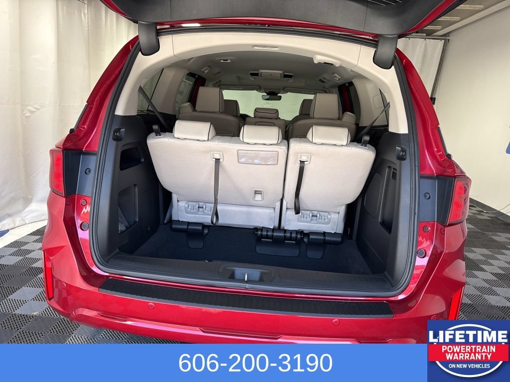 New 2026 Honda Odyssey Touring image 12