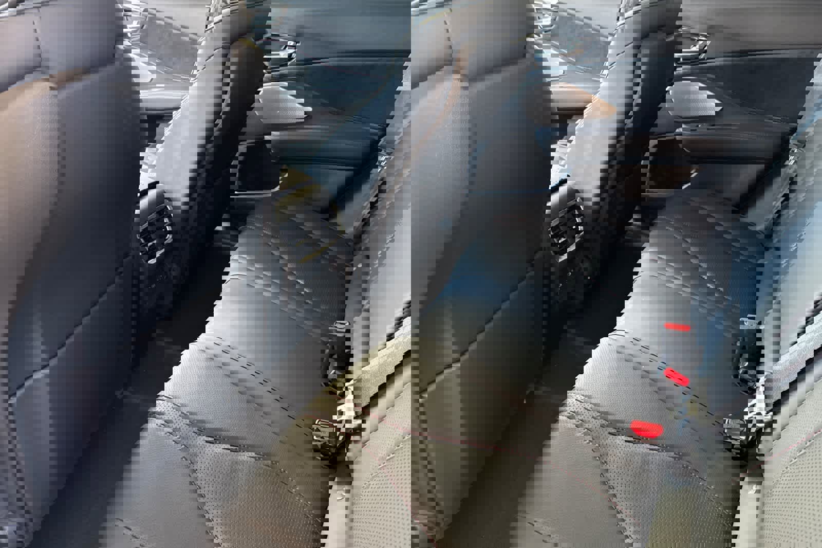 Used 2025 Acura RDX A-Spec image 9