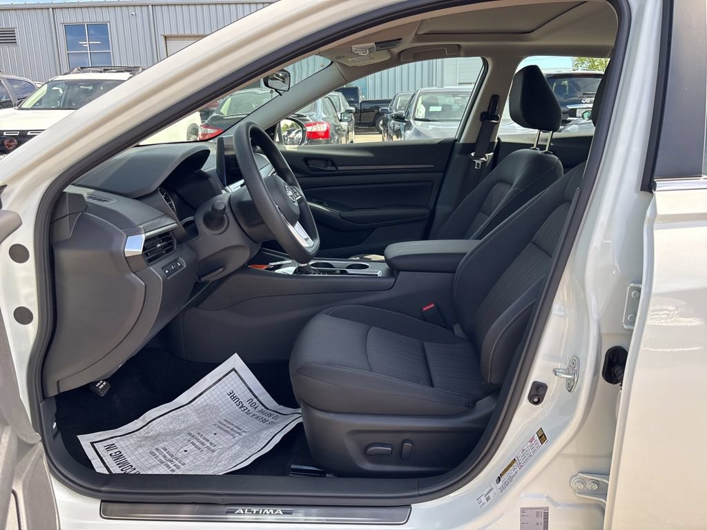 New 2026 Nissan Altima 2.5 SV w/ SV Special Edition Package FWD image 11