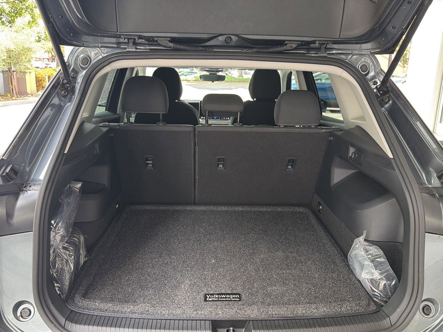 Certified 2025 Volkswagen Tiguan S w/ 18" Wheel Package image 13