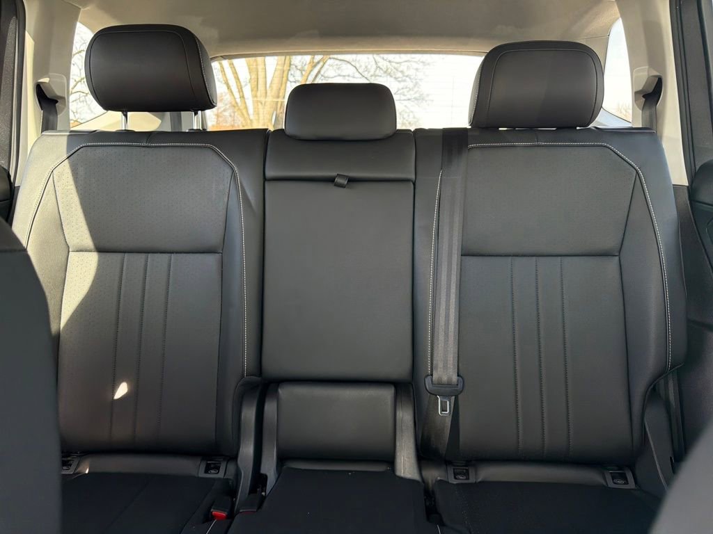 Used 2023 Volkswagen Tiguan SE FWD image 36