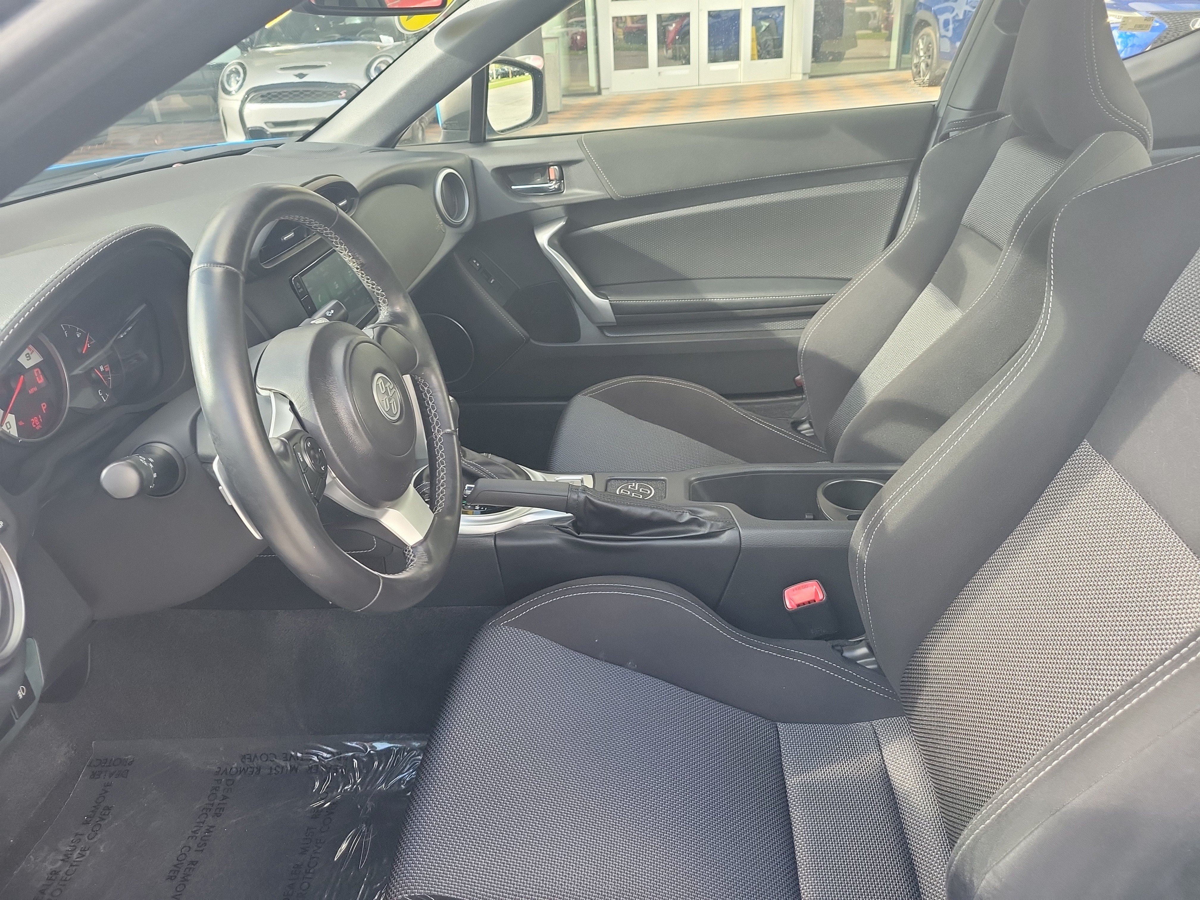 Used 2020 Toyota 86 RWD image 15