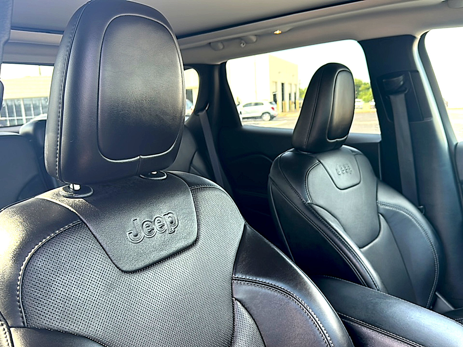 Used 2022 Jeep Cherokee Limited w/ Elite Package image 24