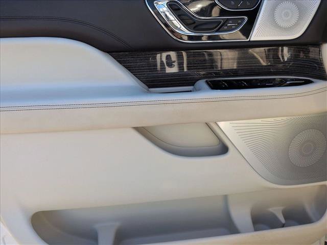 Used 2022 Lincoln Navigator L Black Label AWD/4WD image 13