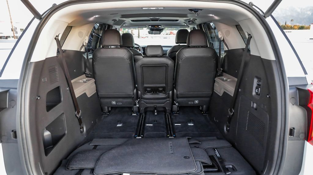 Used 2026 Kia Carnival SX image 28