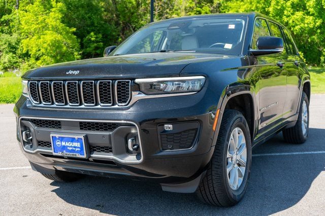 Used 2022 Jeep Grand Cherokee Overland AWD/4WD image 2