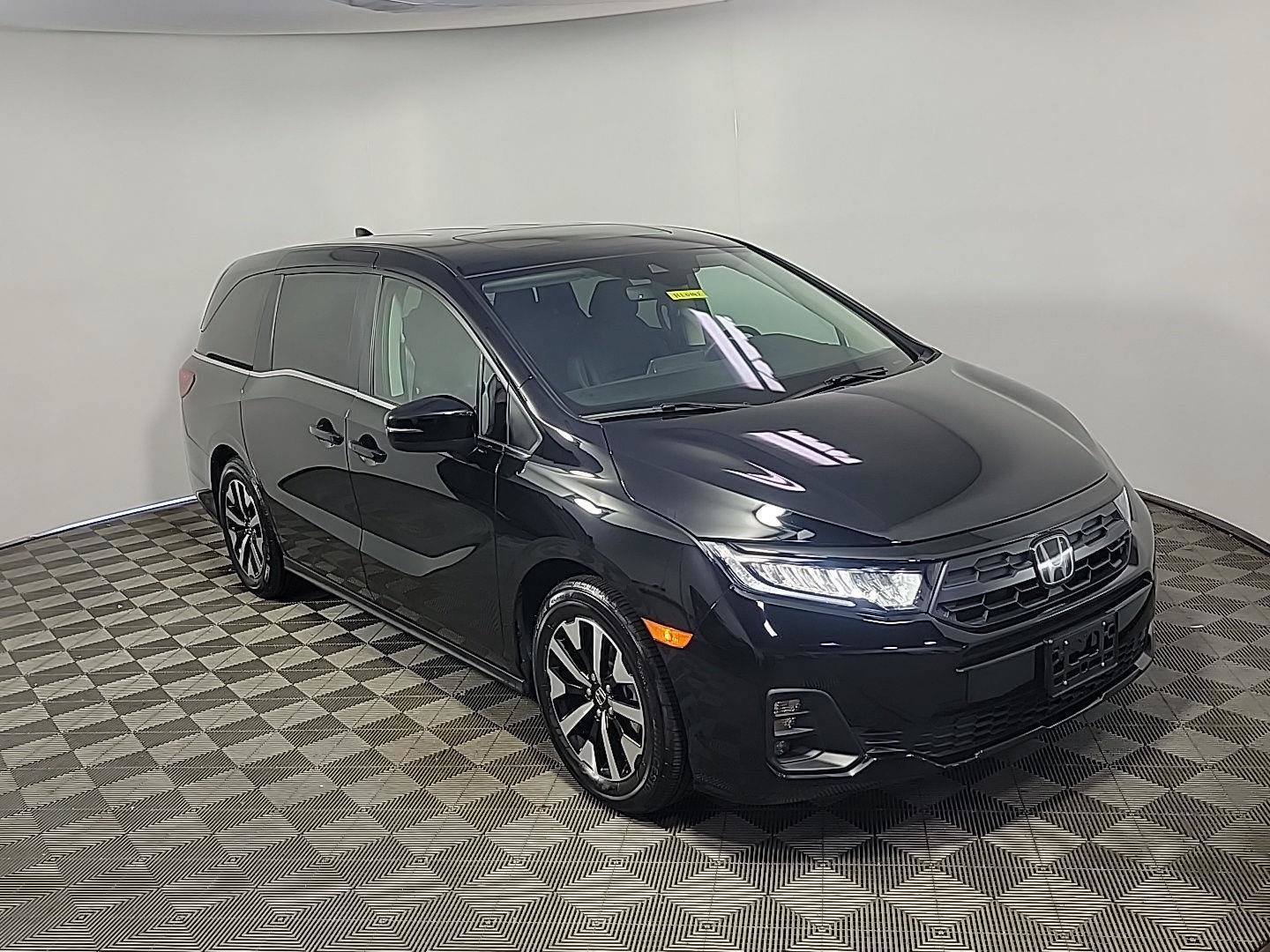 Certified 2025 Honda Odyssey EX-L image 2