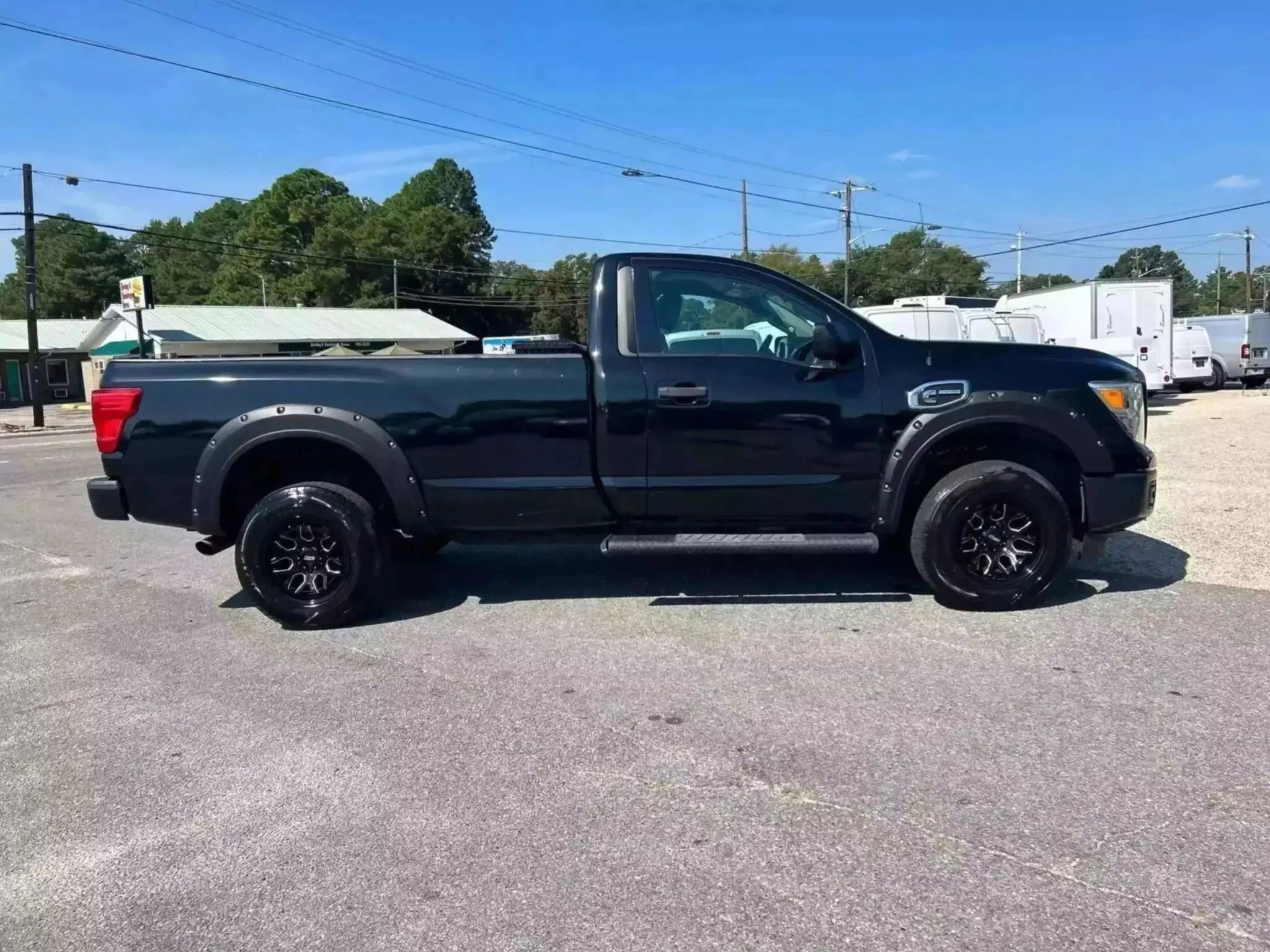 Used 2017 Nissan Titan S image 6