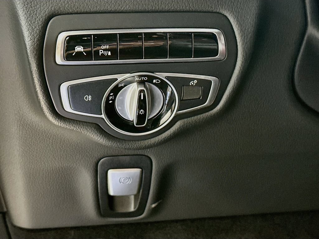 Used 2021 Mercedes-Benz G 63 AMG 4MATIC w/ G Manufaktur Interior Package image 11