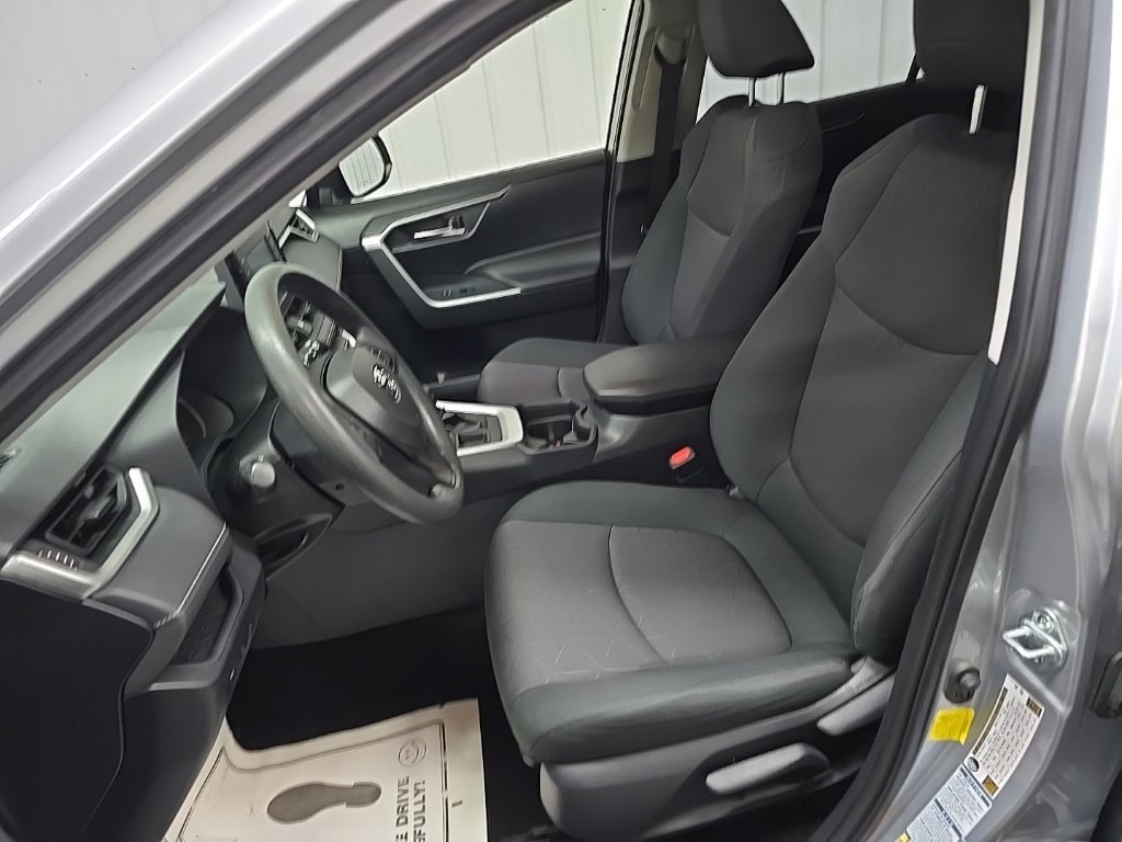 Used 2019 Toyota RAV4 XLE AWD/4WD image 30